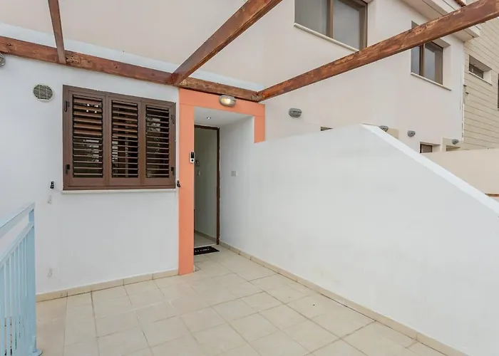 Panoramic Views In Peaceful Appartement Tala