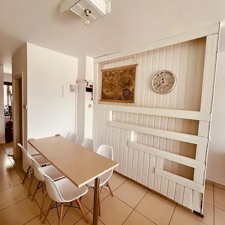 Apartment Panoramic Views In Peaceful