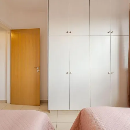 Apartment Panoramic Views In Peaceful *