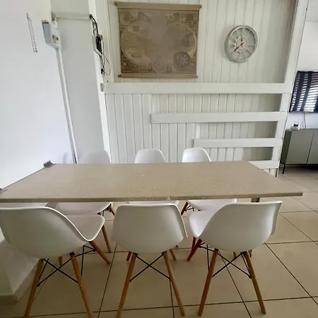 Panoramic Views In Peaceful Apartamento