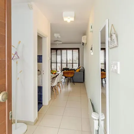Apartment Panoramic Views In Peaceful