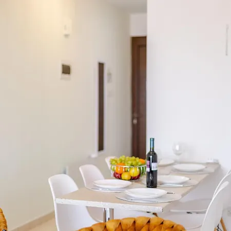 Panoramic Views In Peaceful Apartment *