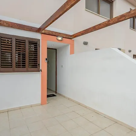 Panoramic Views In Peaceful Apartment Tala