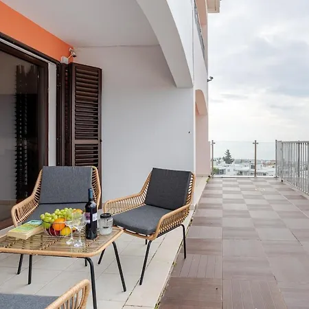 Panoramic Views In Peaceful Apartamento *