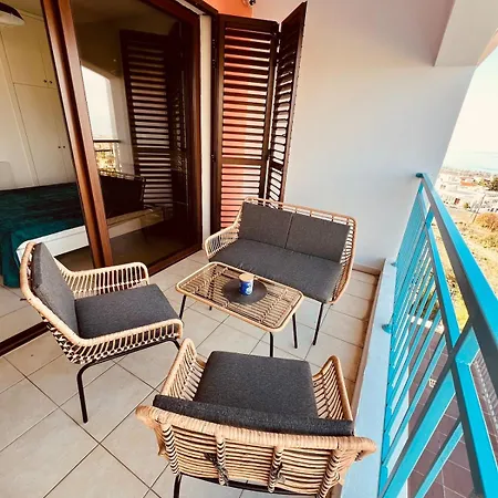 Panoramic Views In Peaceful