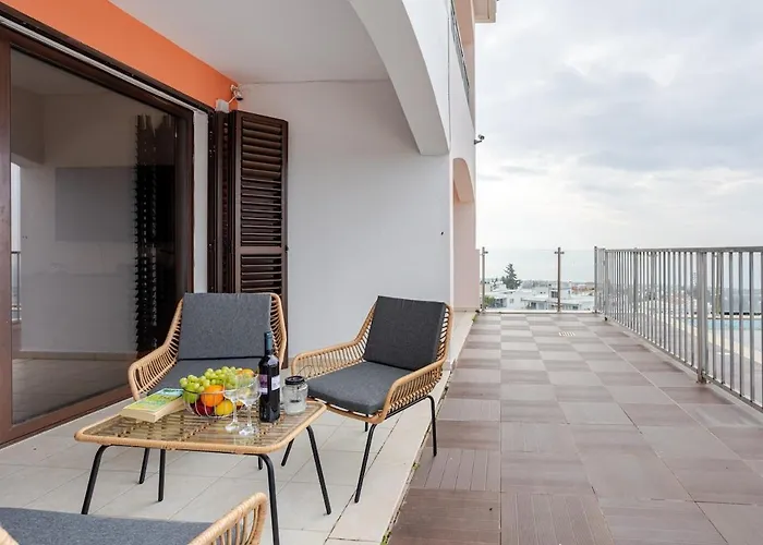 Panoramic Views In Peaceful Διαμέρισμα *