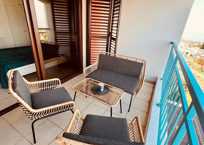 Panoramic Views In Peaceful